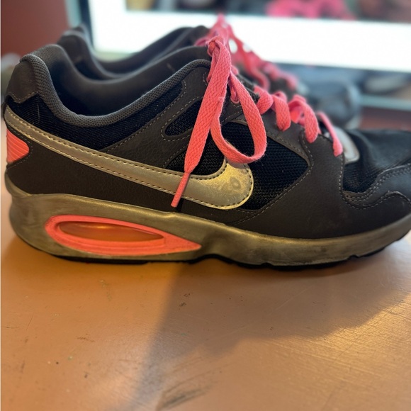 Nike Max black shoes with pink laces size 9 - Picture 2 of 6
